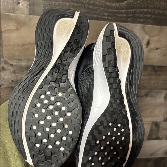 Nike Women’s Black with Pink Accent Athletic Running Shoes - Picture 3 of 9